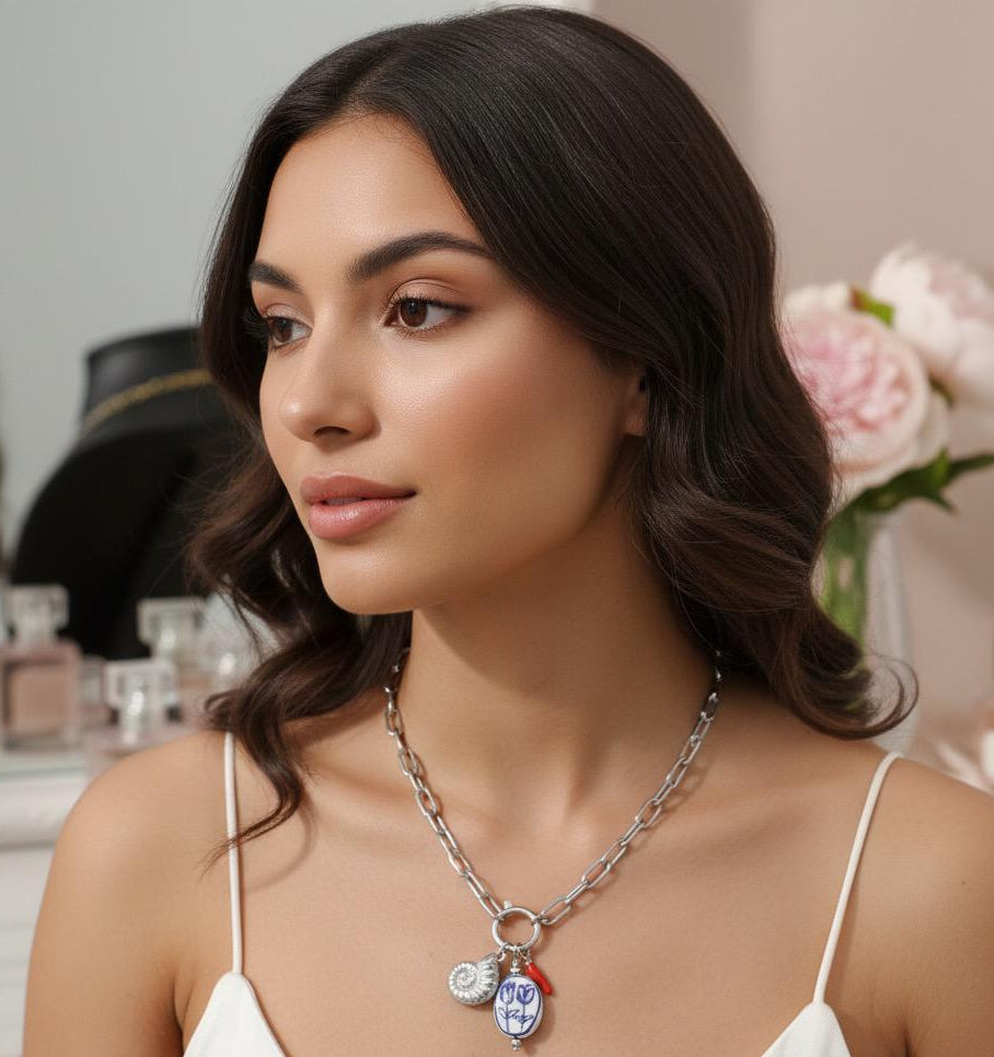 COLLIER AVEC MÉDAILLON EN PORCELAINE DE CAPRI ET EN ACIER INOXYDABLE 316L